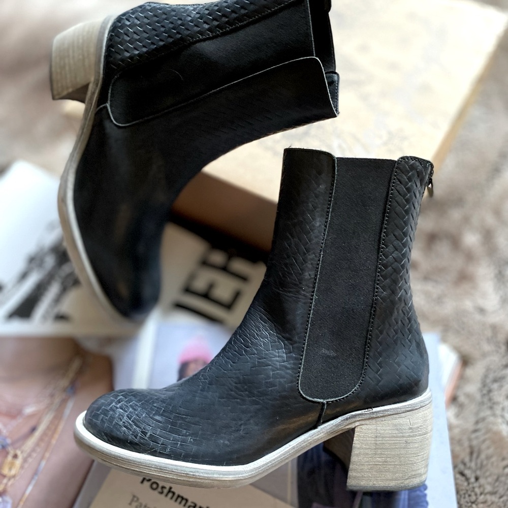 Free People Essential Chelsea Boots - Picture 15 of 15